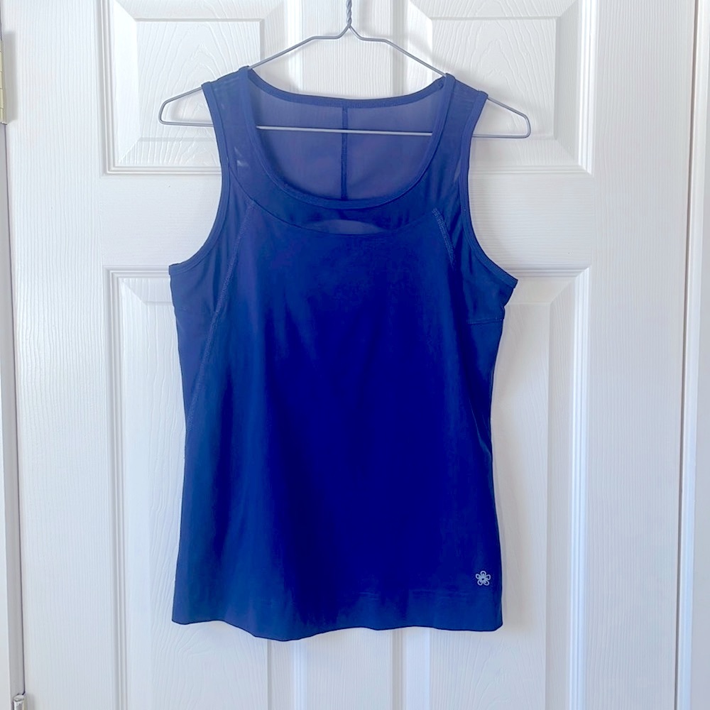 💙Women’s Tuff Athletics workout tank top.